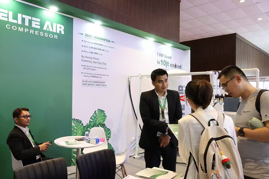 Jiangsu Luoming Foreign Trade Business Manager besøkte produksjonen Indonesia -utstilling